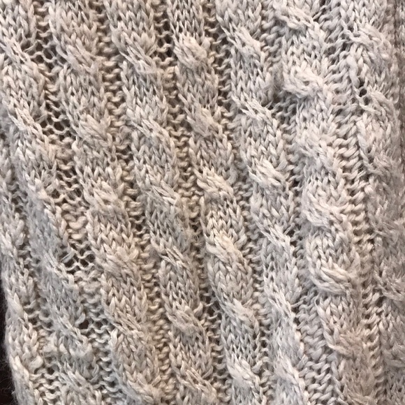 2/$10 Forever 21 Cable-knit sweater - Picture 2 of 3